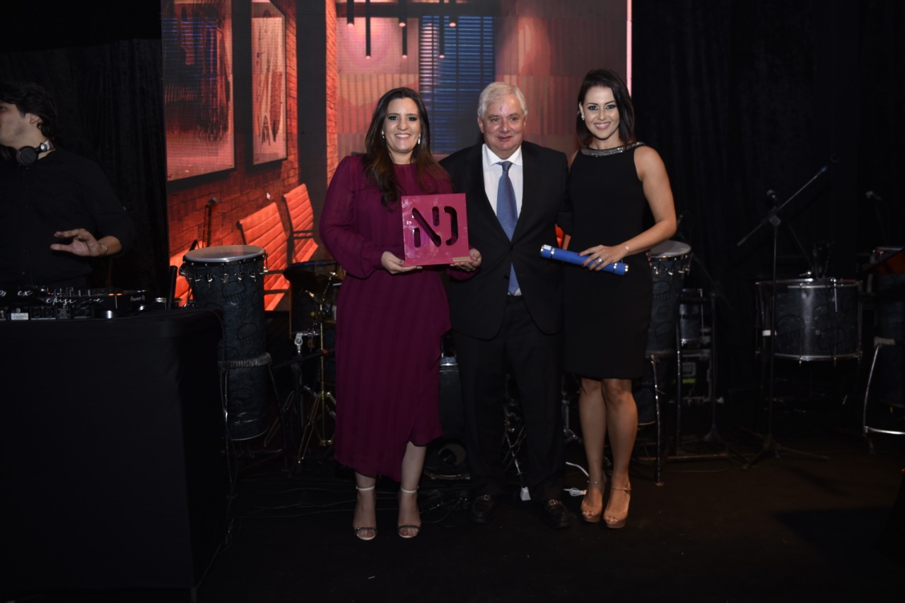 Mila Caramelo e Mila Saraiva com Roberto Alban