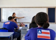 APLB e Governo da Bahia fecham acordo com professores aposentados