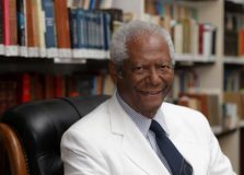 Edvaldo Brito será empossado na Academia de Letras da Bahia