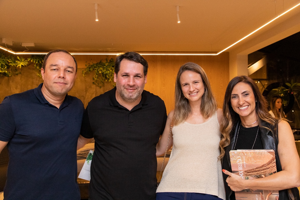 Leo James, Zeca e Marina Fernandes com Tatiana Melo