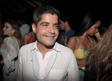 ACM Neto curte pré Réveillon em Trancoso