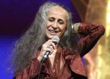 Maria Bethânia vai se apresentar na inauguração do Centro de Convenções de Salvador