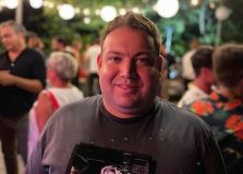 Luiz Mercês Jr. comparece em evento da Coca Cola Shoes no Rio de Janeiro