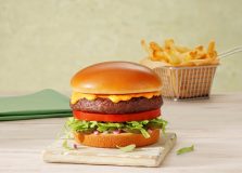 Outback lança opção de hambúrguer vegano em seu menu