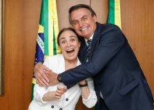Regina Duarte reencontra Bolsonaro em Brasília para falar sobre Secretaria da Cultura
