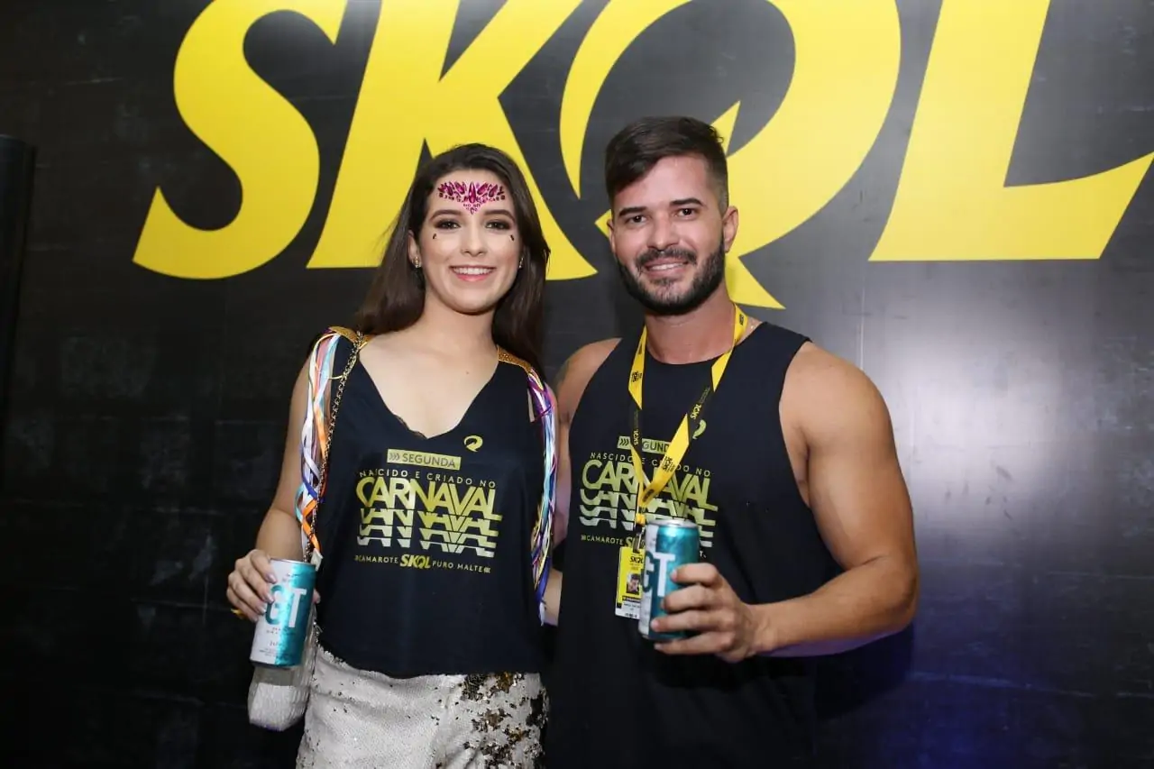 Marcos March e Larissa Ramalho