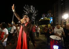 Carlinhos Brown regeu últimos acordes do Carnaval 2020