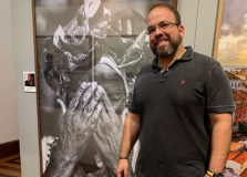 Guto Barros expõe fotografia sobre a capital baiana durante mostra no MAM