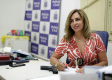 Carmen Dolores celebrou profissão e reconhecimento em entrevista