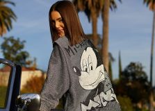 Camila Coelho apresenta coleção da parceria Disney e Colcci
