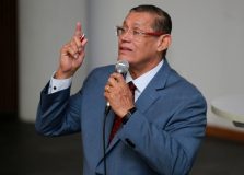 Dr. Roberto Badaró aciona na justiça o vereador Cezar Leite por uso indevido de imagem