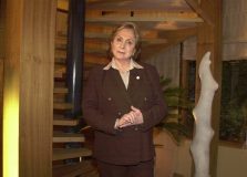 Aracy Balabanian tem alta de hospital