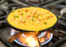 Campanha “Salvador pede em casa” quer fortalecer restaurantes