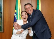 Urgente! Regina Duarte deixa a Secretaria da Cultura e assumirá a Cinemateca