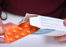 Estudo de Oxford encontra 1ª droga capaz de reduzir mortes por Covid-19