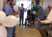 Notícia boa: Hospital Português homenageia idoso de 81 anos, paciente nº 100 de Covid-19 a receber alta