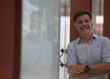 Fernando Guerreiro ministra palestra sobre a importância do humor na cultura baiana