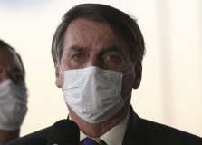 Bolsonaro fez exame de endoscopia e deve ficar em observação