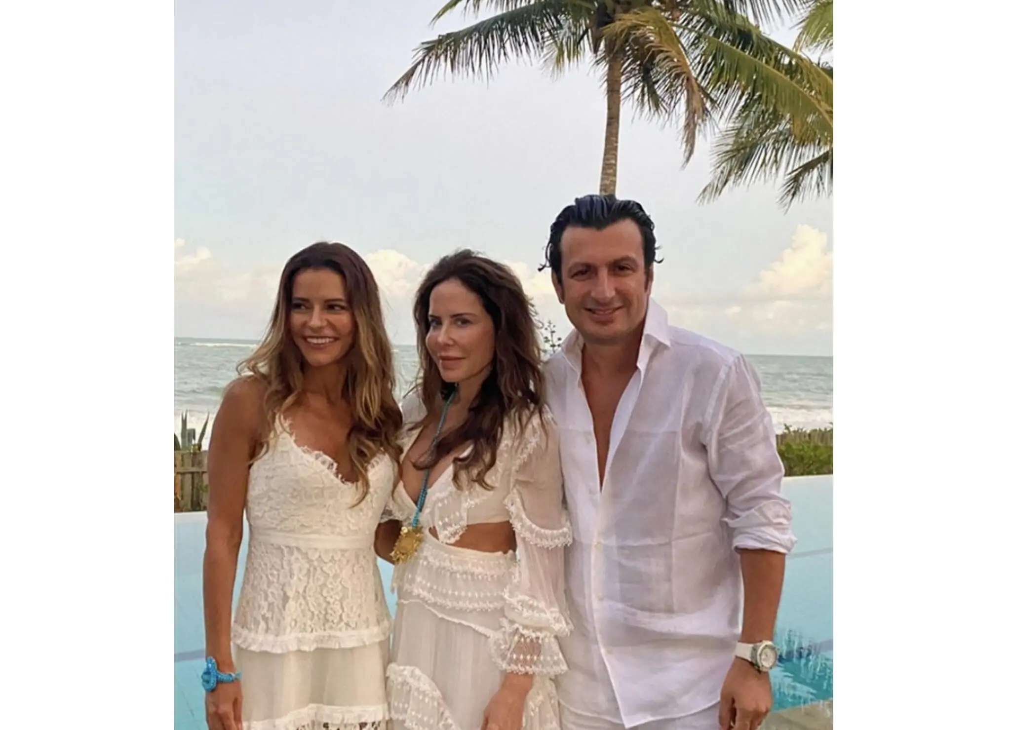 Anna Vitória Motta, Ana Paula Junqueira e Mark Zammit, em Trancoso (BA).