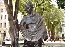 Estátua de Gandhi foi inaugurada no Comércio