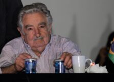 “Estou saindo porque a pandemia está me tirando”, diz Mujica ao renunciar ao Senador