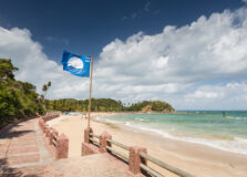 Praia na Ilha dos Frades tem selo de Bandeira Azul renovado pela 7ª vez