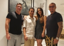 Jean Felix recebeu amigos para jantar comemorativo em Salvador