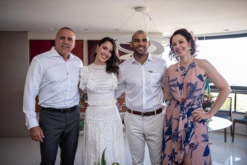 Ana Carolina Porto e Flávio Simas com Sandro Romay e Rosa Porto, pais da noiva