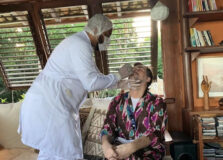 “Fiz meu 10° teste de Covid-19 negativo”, diz Sandro Barros, direto de Trancoso