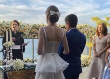 ACM Neto e Mariana Barreto se casam ao pôr-do-sol em Salvador