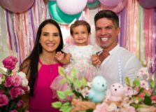 Lara Hymer e Rafael Guimarães Lima comemoraram o primeiro aniversário da pequena Antonella