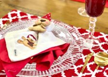 Casa e Tal aposta em mesas de Natal com sobreposições e cores clássicas