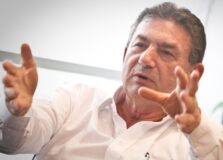 Philippe Reichstul, ex-presidente da Petrobras, está construindo uma mansão em Santo André, no sul da Bahia