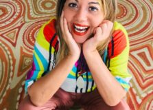 Andréa Elia em 40tona do palco da 40tena