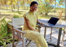 De férias na Bahia, Alice Ferraz terá compromisso profissional em Salvador