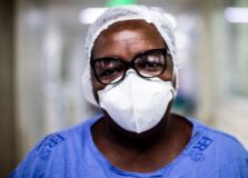 Saiba quem foi a primeira pessoa a ser vacinada contra a Covid-19 no Brasil