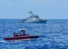 Navio da Guarda Costeira americana atraca em Salvador durante missão de combate à pesca ilegal