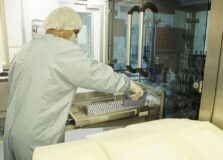 Fiocruz prevê produção de 01 milhão de vacinas por dia até final do mês