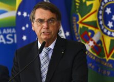 Após exames em Brasília, Bolsonaro será transferido para São Paulo