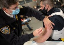 Nova York começa a vacinar jovens entre 16 e 29 anos contra a Covid-19