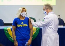 Atletas brasileiros olímpicos e paralímpicos começam a ser vacinados