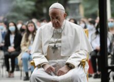 Papa Francisco diz que pediu reunião com Putin sobre Ucrânia