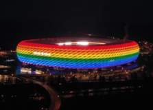 UEFA rejeita pedido para iluminação com as cores do arco-íris no estádio de Munique