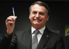 Bolsonaro promete “pequena mudança ministerial” para a semana que vem