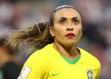 Brasil estreia nas Olimpíadas com vitória no futebol feminino