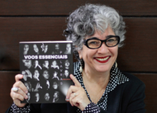 Editora baiana lança obra coletiva inspirada no trabalho de Denise Stoklos