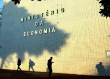 Ministério da Economia eleva previsão de crescimento do PIB em 2021 no Brasil