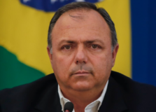 Pazuello depõe hoje na Polícia Federal no inquérito que apura prevaricação de Bolsonaro