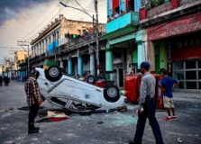 Protesto reúne milhares em Cuba e já é o maior desde os anos noventa
