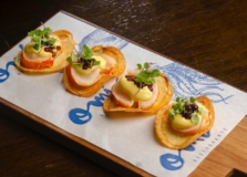 Restaurante Omí passa a operar integralmente e traz no menu o abarajé